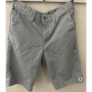 DC Shoe company Shorts size 28